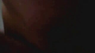 ಕರ್ವಿ ಬಿಗ್ ಬಾಟಮ್ ಮಿಲ್ಫ್ ಡೀ ವಿಲಿಯಮ್ಸ್ ದ್ವಾರದಲ್ಲಿ ಪ್ರೇಮಿಯ ಡಿಕ್ ಮೇಲೆ ದಾಳಿ ಮಾಡುತ್ತಾನೆ