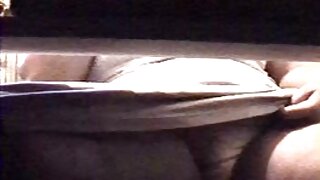 ಕರೋಲ್ ಹಸ್ತಮೈಥುನಕ್ಕಾಗಿ ಅಸಾಮಾನ್ಯ ಪ್ಲಾಸ್ಟಿಕ್ ಸ್ನೇಹಿತನನ್ನು ಹೊಂದಿದ್ದಾಳೆ